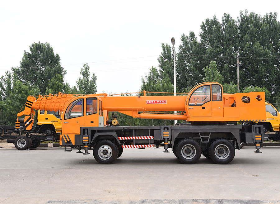 18吨自制吊车-新款