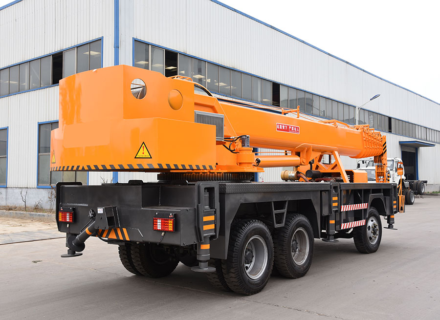 18吨自制吊车-新款