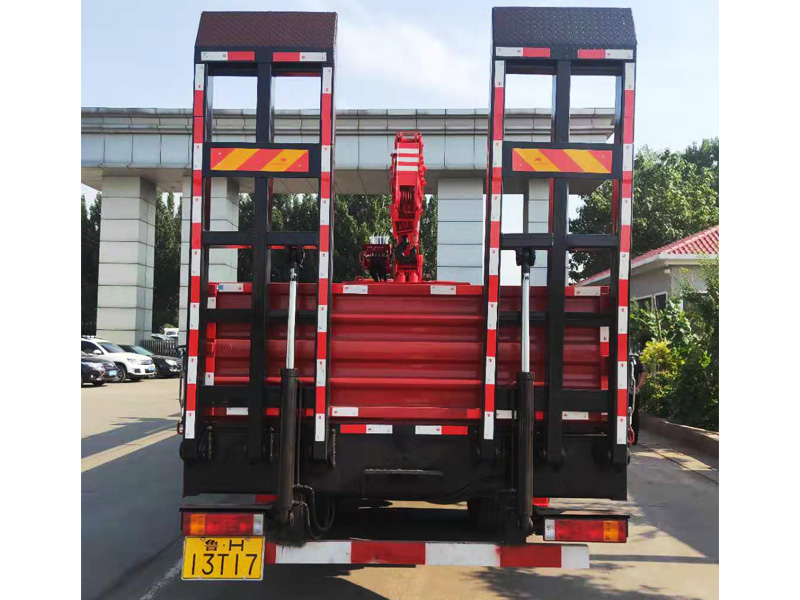 16吨随车吊(带爬梯)